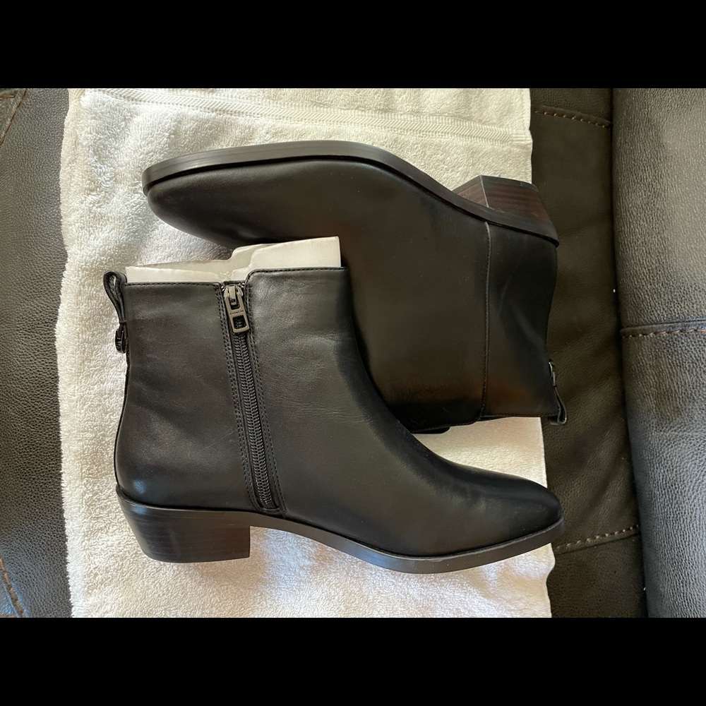Coach Carmen Ankle Booties Women’s size 9